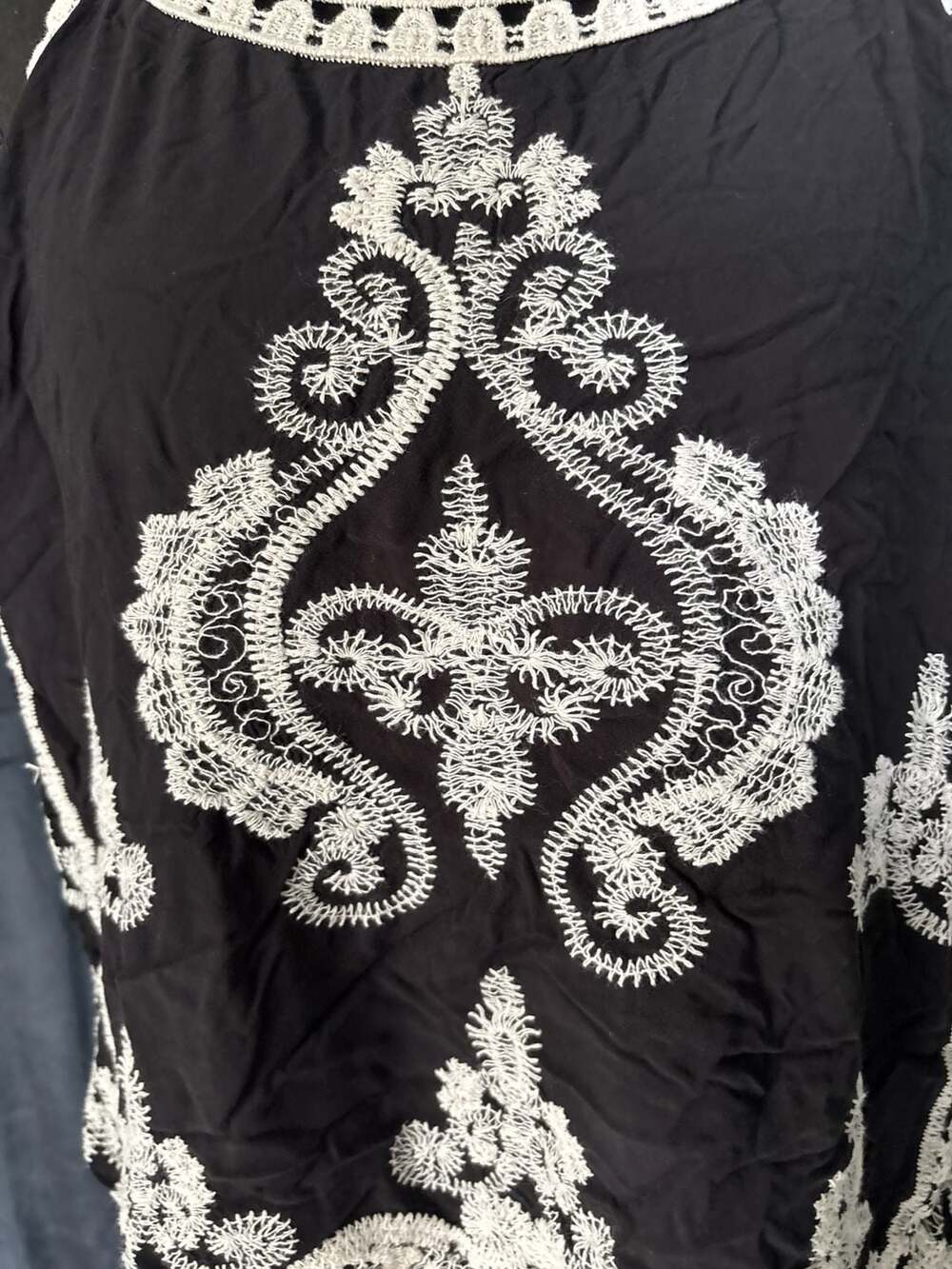 Black Embroidered Lace Trim Sleeveless Tank Top Size XL - Picture 5 of 7